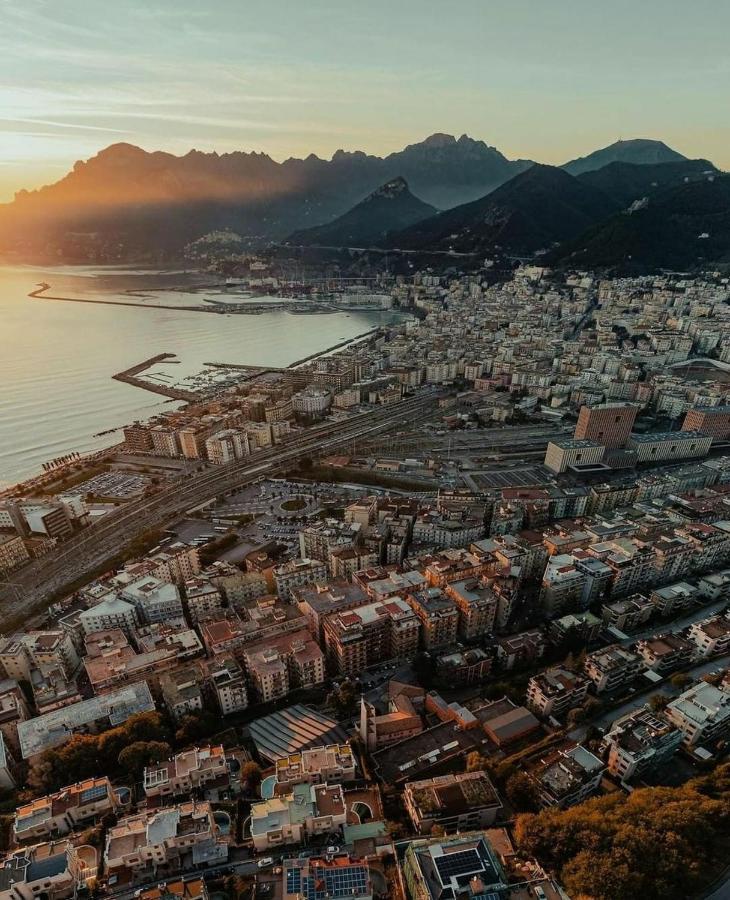 Apartament Salifornia Casa Vacanze Salerno Zewnętrze zdjęcie