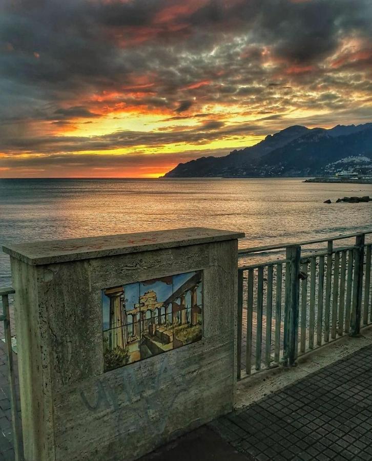 Apartament Salifornia Casa Vacanze Salerno Zewnętrze zdjęcie