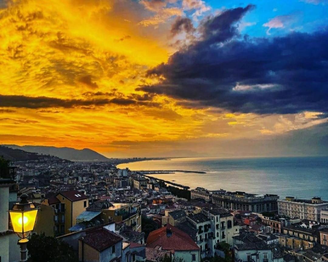 Apartament Salifornia Casa Vacanze Salerno Zewnętrze zdjęcie