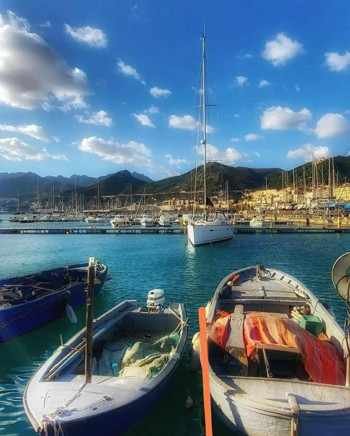 Apartament Salifornia Casa Vacanze Salerno Zewnętrze zdjęcie
