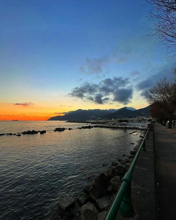 Apartament Salifornia Casa Vacanze Salerno Zewnętrze zdjęcie