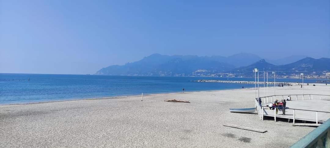Apartament Salifornia Casa Vacanze Salerno Zewnętrze zdjęcie