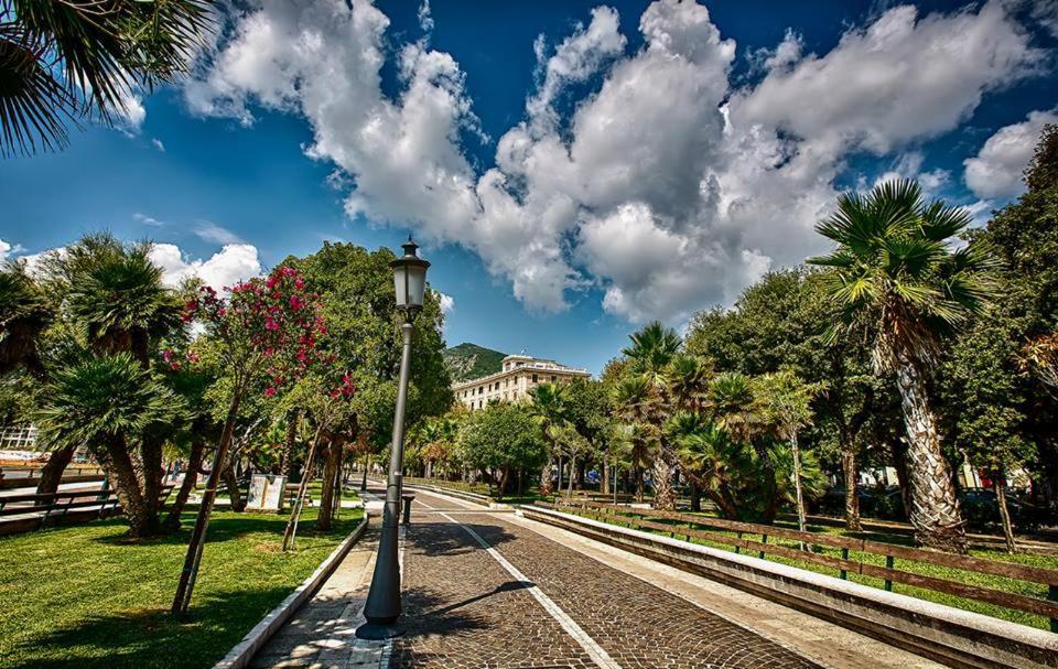 Apartament Salifornia Casa Vacanze Salerno Zewnętrze zdjęcie