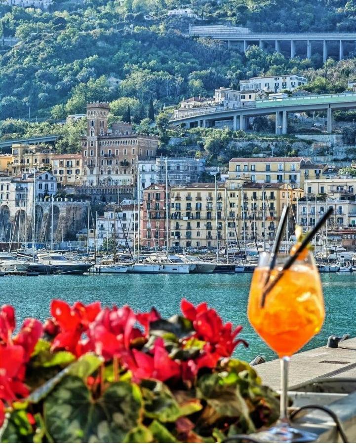 Apartament Salifornia Casa Vacanze Salerno Zewnętrze zdjęcie