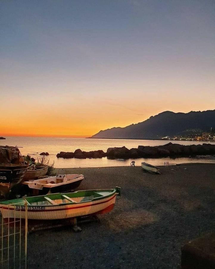 Apartament Salifornia Casa Vacanze Salerno Zewnętrze zdjęcie