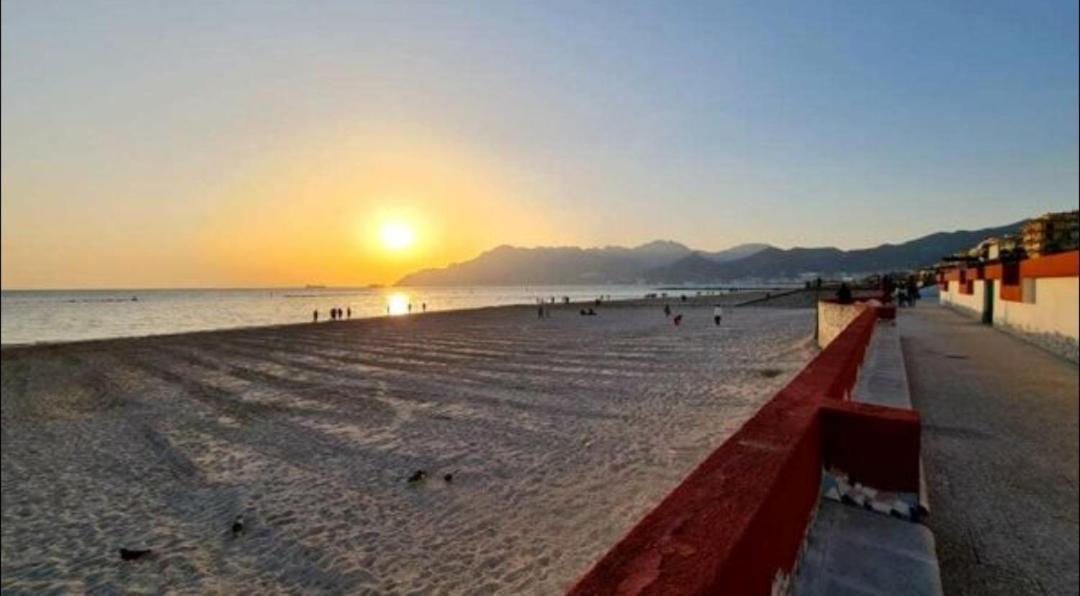 Apartament Salifornia Casa Vacanze Salerno Zewnętrze zdjęcie